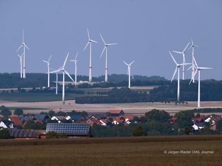 Windkraftanlagen-bei-Paderb