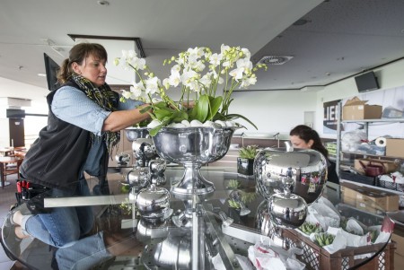 Das Team um Inhaberin Birgit Honvehlmann gestaltet die VIP-Lounges bei Borussia Dortmund. Foto: LWL/Arendt