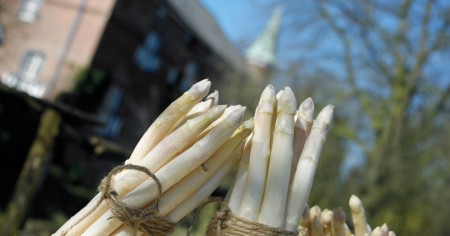 Spargel aus dem niederrheinischen Walbeck. Foto: © Michael Ricks