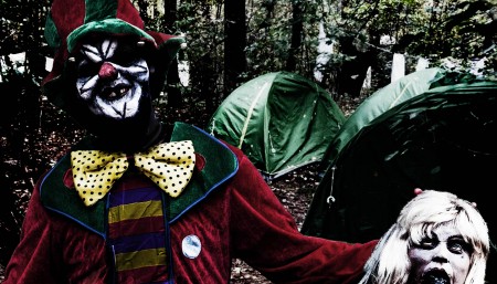 Gruselige Clowns gehen beim "Camping Tropical" im Zoo Safaripark Stukenbrock um. Foto © HuWu Gmbh