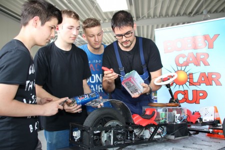 Das AMG Performance Center zeigte den Jugendlichen die Welt der Ingenieurs- und Handwerkskunst sowie zukunftsweisender Technik-Innovationen. 