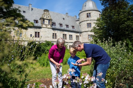 Im Kräutergarten der Wewelsburg_LOOS5133_klein