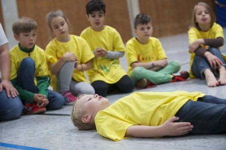 Das Projekt das „Soziale Lernen“ in Aktion an der Grundschule Isselhorst. Foto: Jörg Sänger