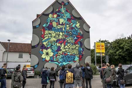 Bei ‚3hoch2‘ werden internationale Graffiti-Künstler großflächige Wände rund um den Kesselbrink gestalten. Das Foto entstand bei einer früheren Aktion des Vereins in Bielefeld © andersonArtworX