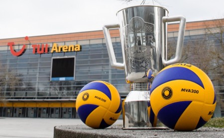  Feature Pokal / Trophy / Mikasa vor TUI Arena Hannover Foto: Conny Kurth / www.kurth-media.de