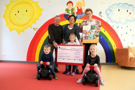 Kita-Schlangen-spendet-für-