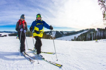  Skifahrer Skiliftkarussell Winterberg Foto: © Wintersport-Arena Sauerland