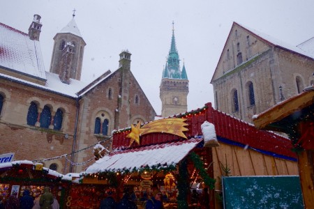 Malerisch ist die Kulisse auf dem Braunschweiger Weihnachtsmarkt. Foto: Holtmann