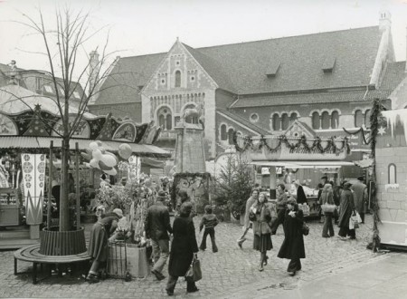 Lange Tradition hat der Braunschweiger Weihnachtsmarkt.Foto: /Stadtarchiv BraunschweigGisela Rothe