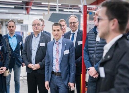 Persönliche Führung durch die Produktionshallen der Unternehmen FTF Sander und m&s Sprossenelemente GmbH.