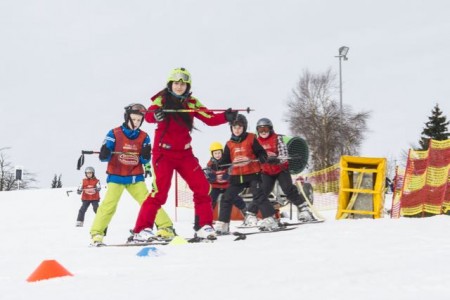 „Wintersportschule“ der Wintersport-Arena Sauerland und andere coole Angebote .Foto: Wintersport-Arena Sauerland/ Siegerland-Wittgenstein e. V.