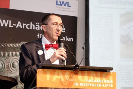 Prof. Dr. Michael Rind, Direktor der LWL-Archäologie, hält eine Rückschau auf archäologische Entdeckungen des vergangenen Jahres. Foto: LWL/S. Brentführer