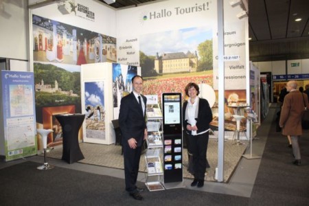Sascha Wömpener vom Deutschen Automatenmuseum und Marlene Gerber, Geschäftsführerin des Magazin Hallo Tourist.