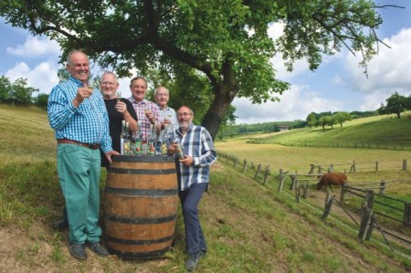 Produkte im „Raum des Geschmacks“ auszudehnen. Denn neben den Käse- und Weinspezialitäten lassen sich dort im Historischen Rathauskeller auch ganz in Ruhe die „Echten Originale“ aus dem Kulturland Kreis Höxter genießen.