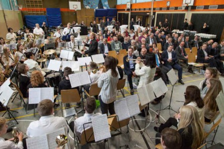 Die überregionale Bigband der Musikschule Barntrup spielt hier unter der Leitung von Uwe Müller die "Ode an die Freude"