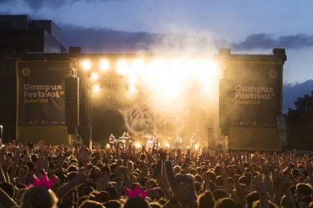 18.000 Festival-Besucher feierten 2018 auf dem Campus Bielefeld. Foto: Stefan Sättele 