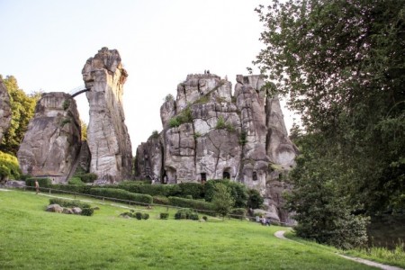 : Hermannsdenkmal und Externsteine. (Fotos: Landesverband Lippe) 