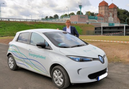 Bürgermeister testet E-Auto, Foto: Stadt Minden