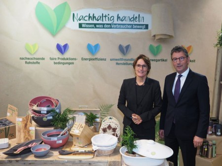 Vorstandsvorsitzender der EK/Servicegroup Franz-Josef Hasebrink und Susanne Sorg. (Foto: Jürgen Riedel)