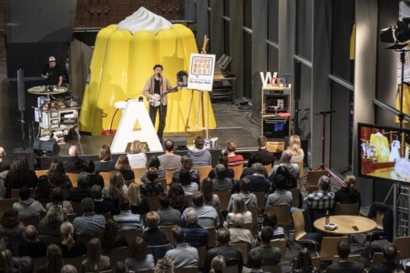 Die Dr. Oetker Welt präsentiert eine neue Folge der Literaturbühne „Wortbäckerei“ im Live Stream.