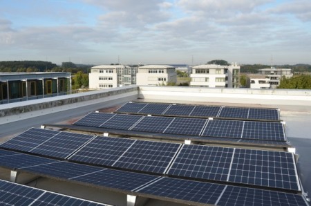 Eine der Maßnahmen im Rahmen des Klimaschutzkonzeptes ist die Installation von Solaranlagen am Verwaltungsstandort Hoppenhof. Foto: Stadt Paderborn, Marie Grevel