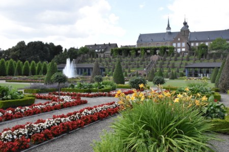 Abtei Kloster Kamp mit Terassengarten, Foto: © Imma Schmidt