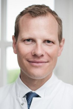 Dr. Philipp Bula, Chefarzt der Klinik für Unfall- und Wiederherstellungschirurgie, Orthopädie, Plastische-, Ästhetische- und Handchirurgie