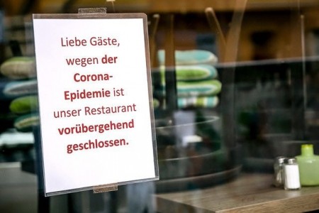 Wegen Corona geschlossen: Restaurants, Gaststätten und Hotels sind seit Wochen zu. Die Beschäftigten haben nun mit enormen Lohneinbußen zu kämpfen, warnt die Gewerkschaft NGG .Foto:NGG