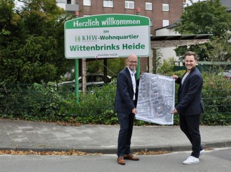  Starke Partner: BITel-Geschäftsführer Thomas Primon und Lars Lippelt, Geschäftsführer der KHW Kommunale Haus und Wohnen GmbH (v.li.).Foto: Kreis Gütersloh 