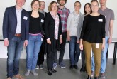 Prof. Dr. Beate Klemme (4. v. l.), eine der Leiterinnen des Forschungsprojekts, mit einem Teil des HumanTec-Projektteams anlässlich der Auftaktveranstaltung. Foto: Detlev Grewe-König