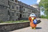Falko, das Maskottchen vom Historischen Museum des Hochstifts Paderborn Foto: Kreismuseum Wewelsburg