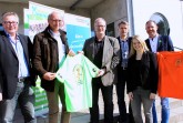 v.l. Mathias Vetter (Vereinsmanager SC Grün-Weiß Paderborn), Uwe Sattler (E.ON), Wolfgang Krenz (Präsident SC Grün-Weiß), Dirk Happe (Sportservice Paderborn), Alexandra Werner (Flughafen Paderborn-Lippstadt) und Christian Stork (Organisationsleiter Paderborner Osterlauf)