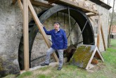 Lebendiges Handwerk: Burkhard Jüstel nimmt die Dalheimer Klostermühle in Betrieb.