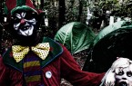 Gruselige Clowns gehen beim "Camping Tropical" im Zoo Safaripark Stukenbrock um. Foto  © HuWu Gmbh