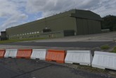 Im Rahmen der Bustouren kann man auch den riesigen Hangar auf dem ehemaligen Flugplatz der Konversionsfläche Princess Royal Barracks besichtigen.