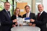 Präsentierten die Ergebnisse des IHK-Positionspapiers "Mobilität ist Zukunft!": stv. IHK-Hauptgeschäftsführer Harald Grefe, IHK-Referatsleiterin Daniela Becker, Vorsitzender des IHK-Verkehrsausschusses Dr. Stefan Schwinning und IHK-Hauptgeschäftsführer Thomas Niehoff (v.l.)