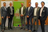 Stellten sich der Frage, wie die Stärkung der digitalen Wettbewerbsfähigkeit von Unternehmen im Kreis Gütersloh gelingen kann (v.l.): Volker Ervens (Wirtschaftsinitiative Kreis Gütersloh e.V.), Ulrich Lünstroth (Bertelsmann SE & Co. KGaA), Christian Miele (e.ventures & Vorstandsmitglied des Bundesverbands Deutsche Startups), Christian Terhechte (Neuland Medien GmbH & Co. KG), Martin Schildmacher (Modus Consult AG) und Sebastian Borek (Founders Foundation gGmbH)..
