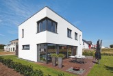 KGMit Schüco TopAlu sind Kunststoffelemente von außen nicht von reinen Aluminiumelementen zu unterscheiden. Bildnachweis: Schüco International KG