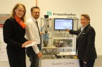 Astrid Alteheld (Assistentin der IOSB-INA-Institutsleitung); Markus Schwarzer (Leiter der Geschäftsstellen Blomberg und Lemgo der Detmolder Arbeitsagentur); Karin Grünner (Fachinformatikerin Systemintegration)