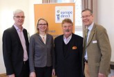 Luden zum Europa-Frühstück ein: Albrecht Pförtner (pro Wirtschaft GT), Leana Kammertöns (Europe Direct Kreis Gütersloh), EU-Abgeordneter Elmar Brok und Landrat Sven-Georg Adenauer.
