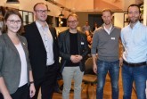 Service und Beratungsqualität als Erfolgsfaktor (v.l.): Anna Niehaus (pro Wirtschaft GT), Nils Wend und Karl B. Bock (RUNA REISEN), Andre Kokemper und Jan Quermann (Quermann & Kokemper Schadenmanagement).