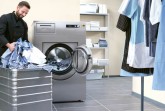 Alleskönner in der Hotelwäscherei: Miele-Waschmaschine der neuesten Generation, die 2017 auf den Markt gekommen ist. Sie lässt sich komfortabel bedienen, ermöglicht effizientes Arbeiten.Foto:Miele