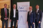 Tauschten sich über Wirtschaft und Politik aus (v.l.): Landrat Sven-Georg Adenauer, Albrecht Pförtner (Geschäftsführer pro Wirtschaft GT), Präsident des Landtags von NRW André Kuper und Volker Ervens (Vorsitzender der Wirtschaftsinitiative).