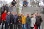 Spender, Bürgermeister, Traceure und Mitarbeiter, die mit dem Projekt befasst sind, bei der „Baustellen-Besichtigung“. Die Struktur der Anlage steht, jetzt fehlt nur noch das Grün drumherum.