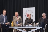 Boten den über 450 Vereinsvertretern auf dem Westfälischen Tennisverbandstag in Kamen eine unterhaltsame Talkrunde mit (von links). Felix Grewe (DTB-Pressesperecher), Boris Becker, Barbara Rittner und Klaus Eberhard (DTB-Sportdirektor). © Lana Roßdeutscher