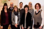Haben sich über die Änderungen des Psychisch-Kranken-Gesetz ausgetauscht: Zehra Bavli (Sozialpsychiatrischer Dienst Kreis Paderborn), Michael Schütte (Kreispolizeibehörde Paderborn), Privatdozentin Dr. Christine Norra (Ärztliche Direktion der LWL-Klinik Paderborn), Matthias Klocke (Ordnungsamt Stadt Paderborn), Dr. Constanze Kuhnert (Leiterin Sozialpsychiatrischer Dienst Kreis Paderborn), Dr. Margot Denfeld (Ministerium für Arbeit, Gesundheit und Soziales des Landes Nordrhein-Westfalen), Claudia Schultze (Richterin Paderborner Amtsgericht). (Foto: Amt für Presse- und Öffentlichkeitsarbeit, Kreis Paderborn, Anna-Sophie Schindler)