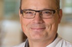 Dr. Josef Nelles(Foto)  und Dr. Michail Govorov informieren über die Behandlungsmöglichkeiten von Schmerzen.