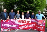 Anlässlich des 1. Mai fordern DGB und Bielefelder Gewerkschaften einen politischen Aufbruch für mehr Solidarität, Vielfalt und Gerechtigkeit, v.l.n.r.: Hans-Jürgen Wentzlaff (IG Metall), Thorsten Kleile (NGG), Petra Meyer (ver.di), Martina Schu (ver.di), Dirk Toepper (DGB), Anke Unger (DGB) und Werner Kellas (DGB). © DGB-Region Ostwestfalen-Lippe