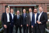 Auf dem Foto: Das CfADS-Team (von links): Stephan Godt, Tim Voigt, Matthias Fricke, Prof. Dr. Wolfram Schenck, Prof. Dr. Martin Kohlhase, Christopher Kübler, Prof. Dr. Pascal Reusch. Foto: Hochschulkommunikation, FH Bielefeld