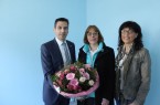 Freuen sich auf die bevorstehende Eröffnung der Praxis für Frauenheilkunde in der Eickhoffer Straße 4a: v.l. Bürgermeister Burkhard Schwuchow, Ingrid Mohrmann sowie Marion Altemeier, stellv. zuständige Abteilungsleiterin Foto: Stadt Büren